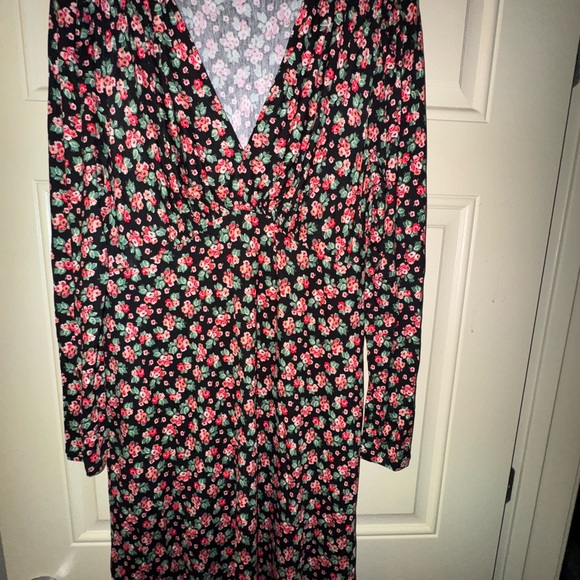 Boden Dresses & Skirts - Boden Black and Red Floral Long Sleeve Dress